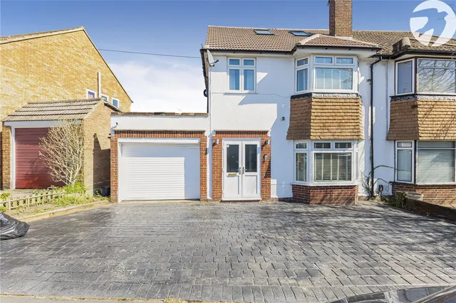 Crescent Gardens, Swanley, BR8, photo 1