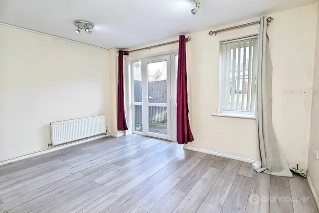 Spruce Road, Nuneaton, CV10, photo 3