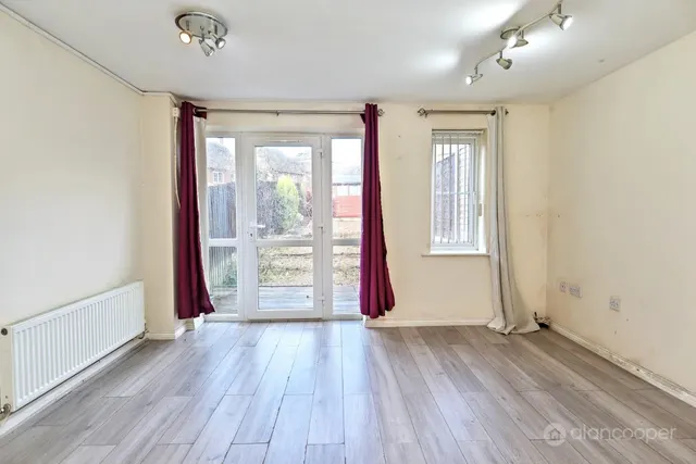 Spruce Road, Nuneaton, CV10, photo 2