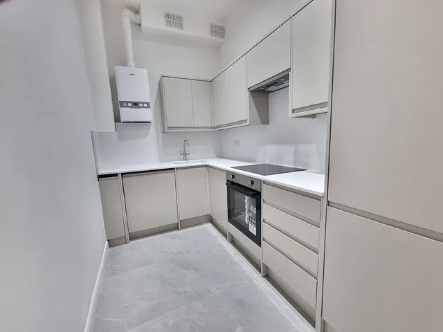 Ordnance Road, Enfield, EN3, photo 3