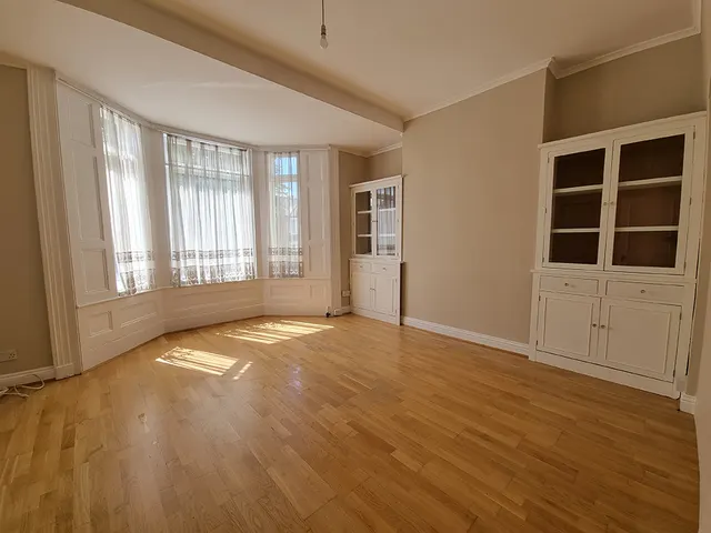 2 bedroom flat, Ordnance Road, Enfield, EN3