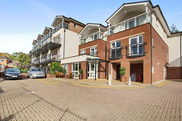 Cowick Street, Exeter, EX4, photo 1
