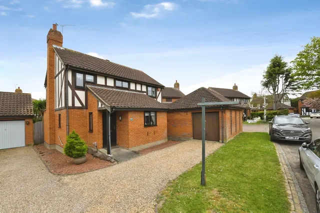 Dalwood, Shoeburyness, Southend-on-Sea, Essex, SS3, photo 1