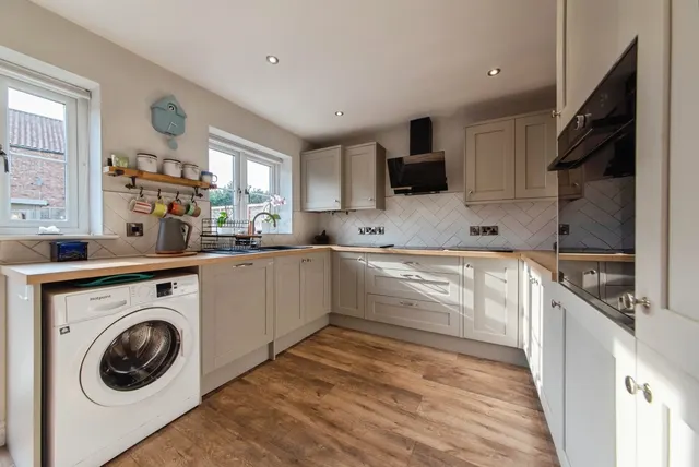 Photo 2 — Poppyfield Close, Skellingthorpe, Lincoln, Lincolnshire, LN6