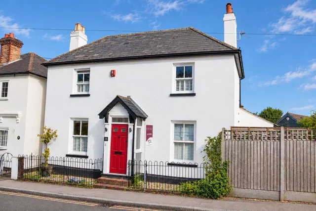 Highlands Road, Leatherhead, KT22, photo 1
