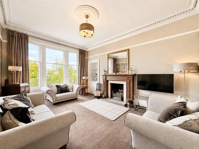 Photo 3 — Kylepark Drive, Uddingston, Glasgow, G71 7DD