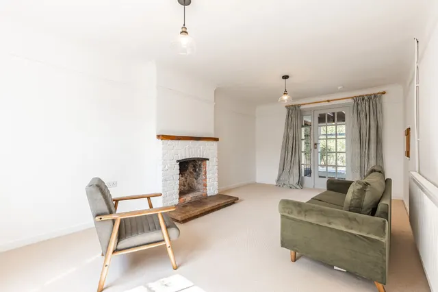 A Fully Renovated Property in Fulmode, photo 3