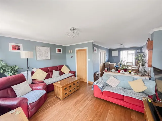 Photo 3 — Cuckoo Drive, Heathfield, TN21 8AR