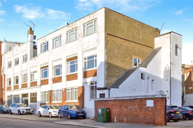 Photo 2 — Southchurch Road, Southend-on-Sea, Essex, SS1