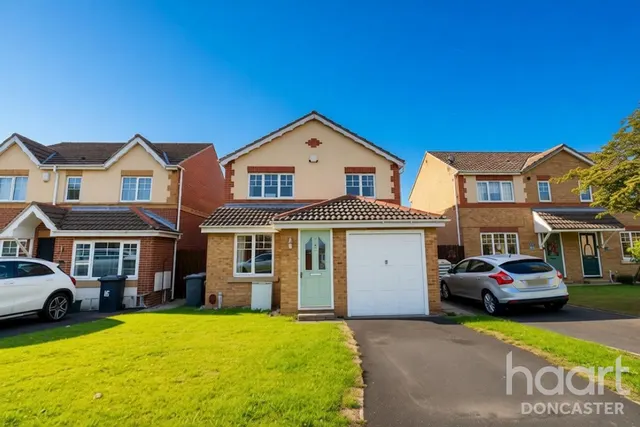 Castle Avenue, Rossington, DN11, photo 1