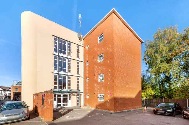 Post Office Lane, Beaconsfield, HP9, photo 1