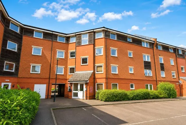 Yersin Court, Swindon, SN1, photo 1