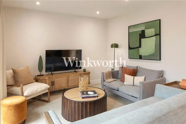 Photo 3 — Crawley Road, London, N22