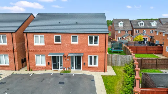 Dobsons Wood Lane, St. Helens, WA9 5YE, photo 1