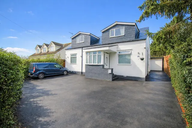 Priory Avenue, Old Harlow, CM17, photo 1
