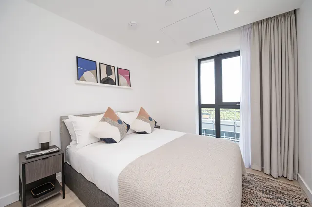 Showflat 3 (Flat 1506), Alma 5 New Drum Street, London, photo 1