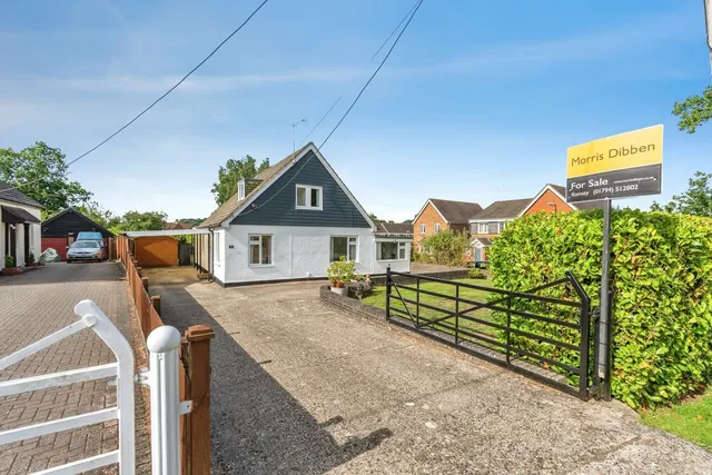 Botley Road, North Baddesley, SO52, photo 1