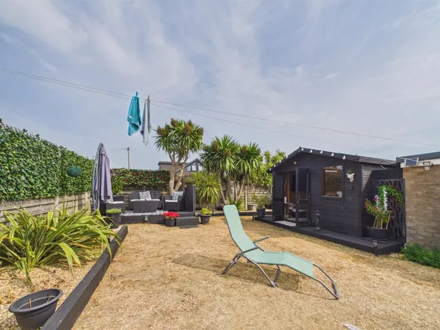 Sutton Avenue, Peacehaven, BN10, photo 3