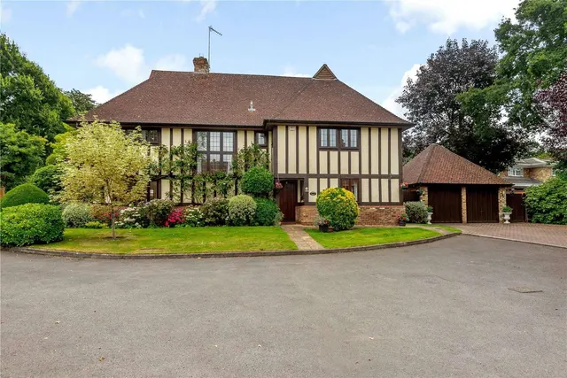 Snows Ride, Windlesham, GU20, photo 1