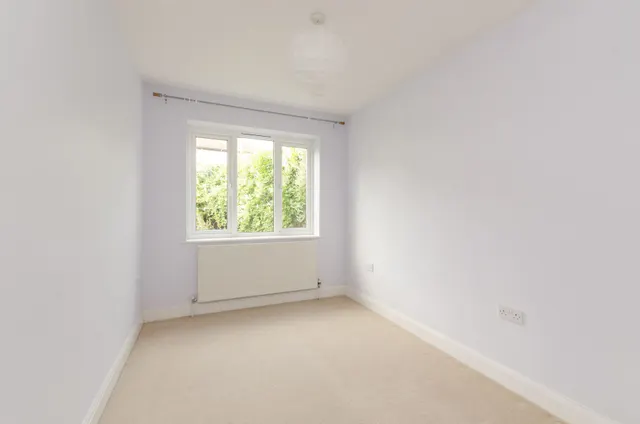 Photo 3 — 3 Telemark Court, 1B Taffy's How, Mitcham