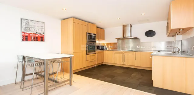 Inverness Street, NW1, photo 3
