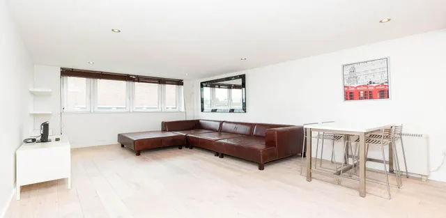 Inverness Street, NW1, photo 2