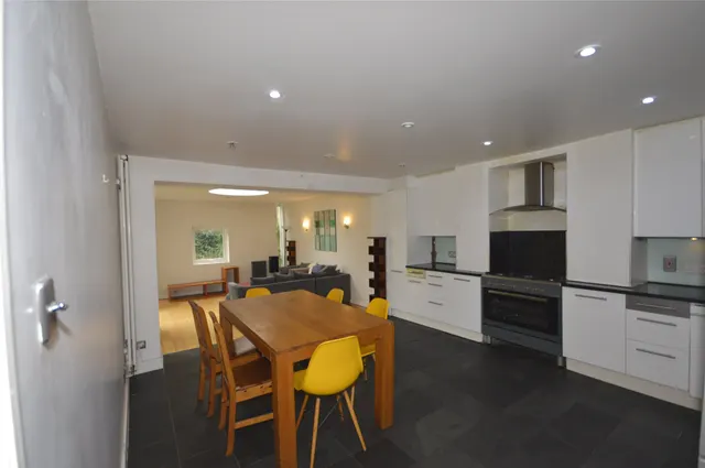 Photo 3 — Huron Road, London, SW17 8RG