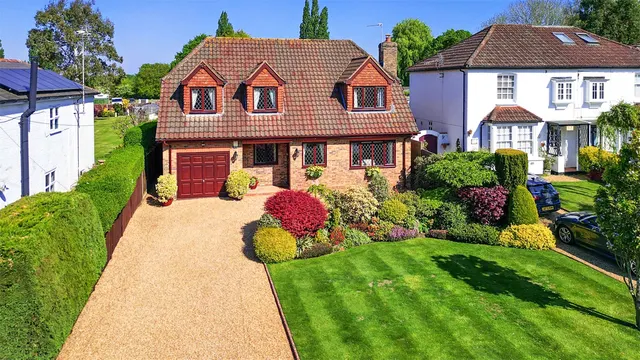 Glaziers Lane, Normandy, Guildford, Surrey, GU3 2EA, photo 1