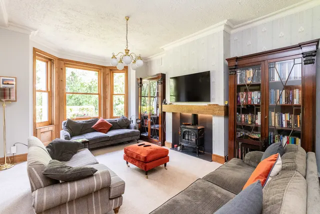 Horsham Road, Dorking, RH4, photo 2