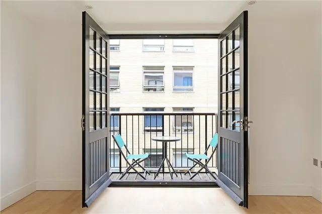 Photo 2 — Cayenne Court, London, SE1