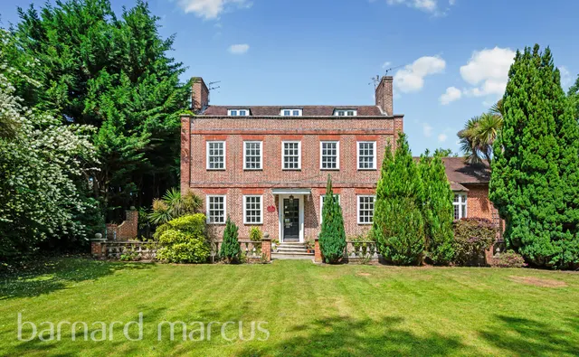 London Road, Wallington, photo 1