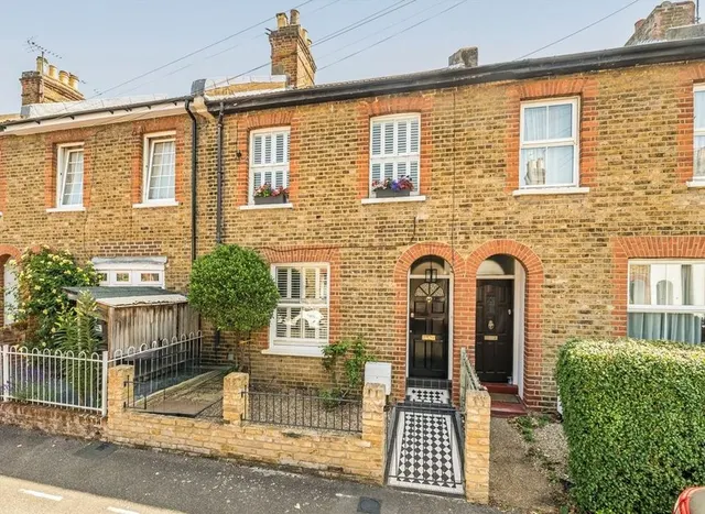 King Charles Crescent, Surbiton, KT5, photo 1