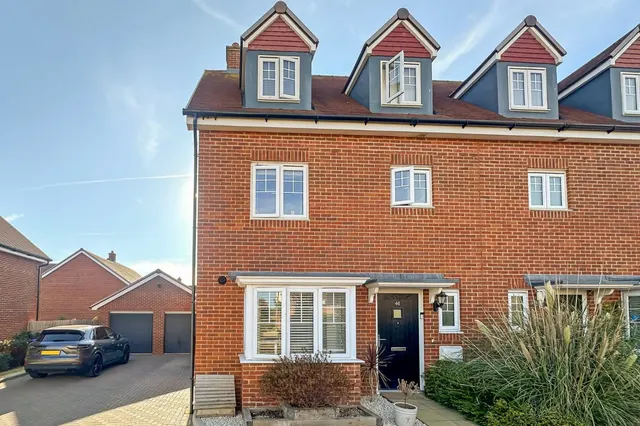 Worthing, BN13, photo 1