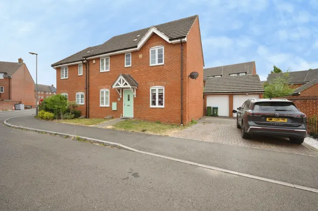 Walker Place, Aylesbury, photo 1