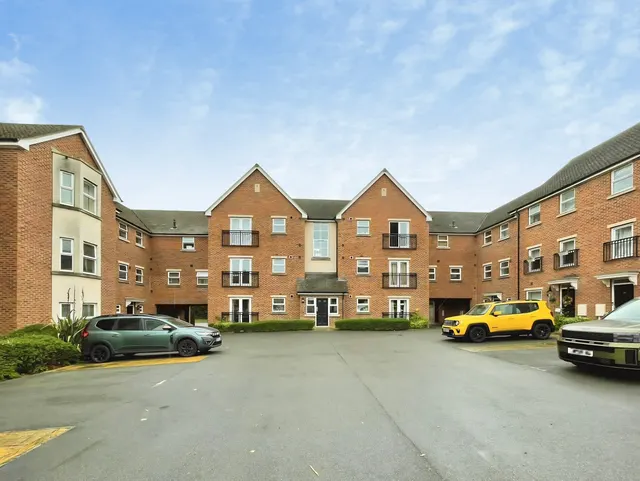Harlow Crescent, Oxley Park, MK4, photo 1