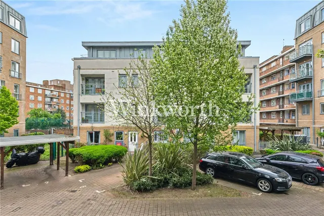 Princes Close, London, N4, photo 1