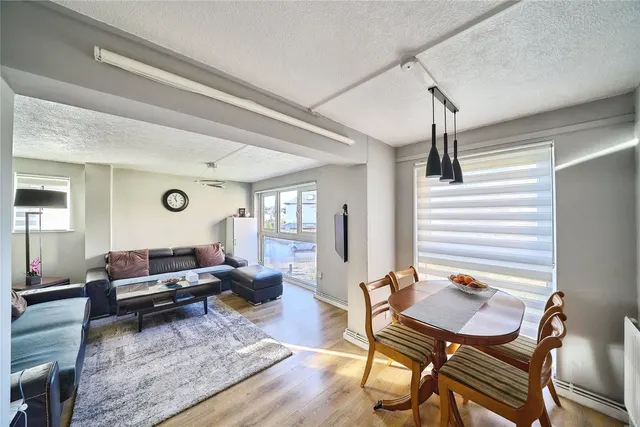 Saints Drive, LONDON, London, E7, photo 1