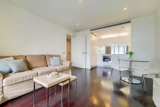 Photo 3 — Flat 2203, 1 Pan Peninsula Square, London