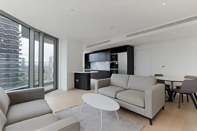 Biscayne Avenue, E14, photo 1