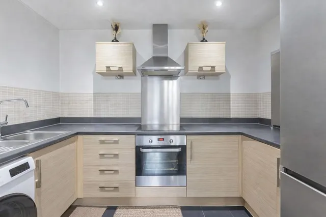 Photo 2 — Charcot Road, Colindale NW9 5ZE