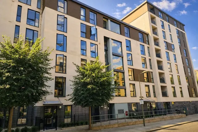 Charcot Road, Colindale NW9 5ZE, photo 1