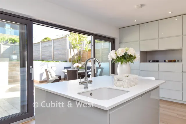 Crescent Drive North, Woodingdean, BN2, photo 2