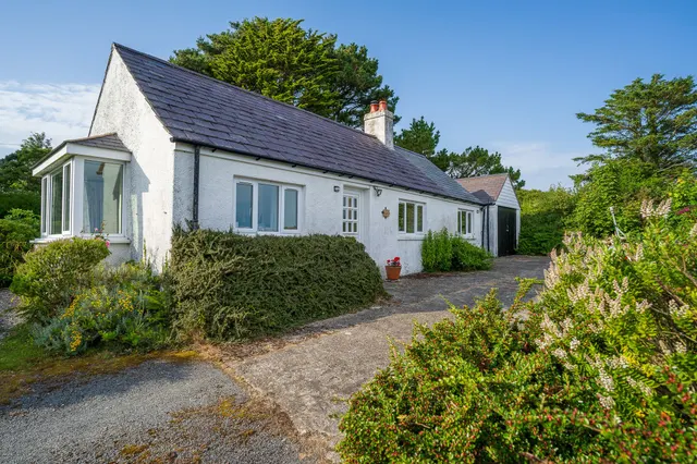 Photo 2 — Garreg, Mynytho, Pwllheli, Gwynedd, LL53 7RS