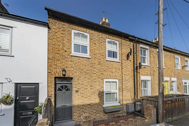 Photo 2 — Oak Lane, Windsor, Berkshire, SL4 5EU