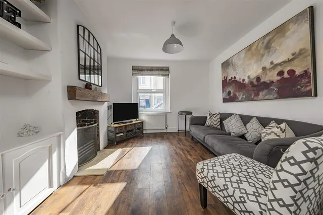Photo 3 — Oak Lane, Windsor, Berkshire, SL4 5EU