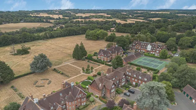 Eyhurst Park, Outwood Lane, Kingswood, Tadworth, KT20 6JP, photo 1