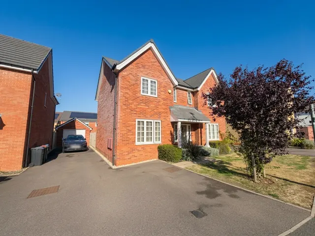 Repton Drive, Hanslope, MK19, photo 1