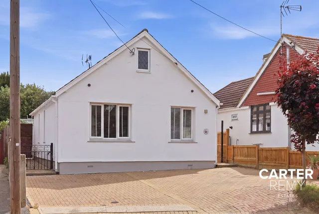 Pound Lane, Bowers Gifford, Basildon, SS13 2HW, photo 1