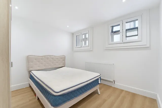 Church Street, Walton-on-Thames, KT12, photo 3
