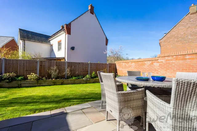 Wisteria Drive, Wymondham, NR18, photo 3
